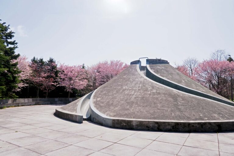 北海道 モエレ沼公園 サクラの森 お花見スポット